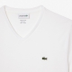 Lacoste klassisk v-hals T-shirt i hvid til herre | Regular fit