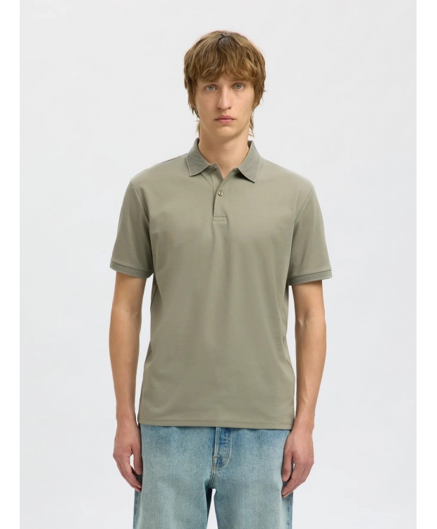 Selected strikket kortærmet polo, i støvet grøn til herre.