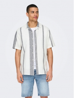 ONLY & SONS T-shirt skjorte i Cloud Dancer med striber til herre