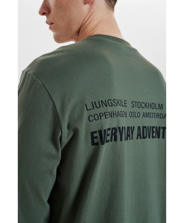 RESTERÖDS langærmet økologisk bomuld t-shirt m. print i grøn til herre