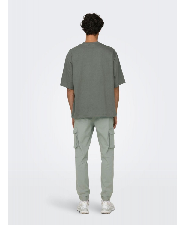 ONLY & SONS t-shirt i grøn til herre | Oversized fit | billede 4