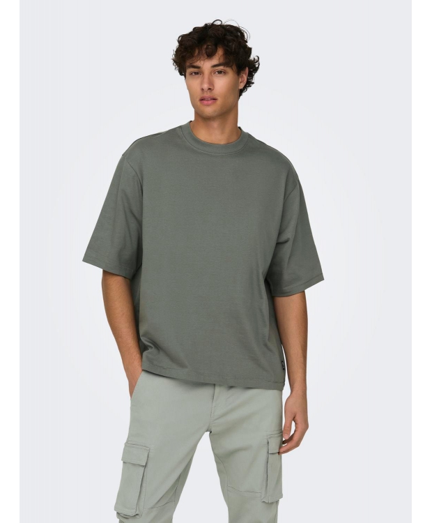 ONLY & SONS t-shirt i grøn til herre | Oversized fit | billede 3