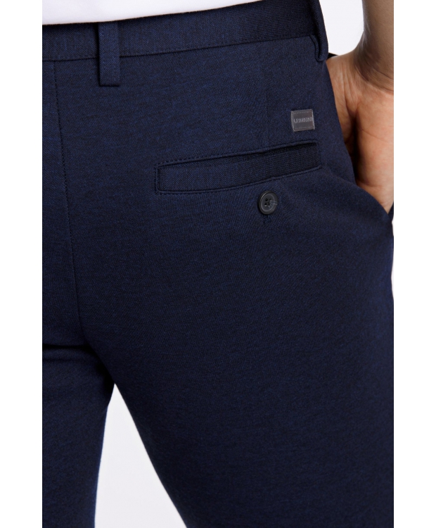 Lindbergh Plisserede shorts i navy til herre billede 4