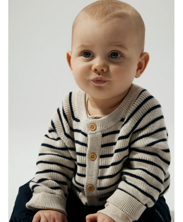 Name it Langærmet strikcardigan i beige til drenge billede 5
