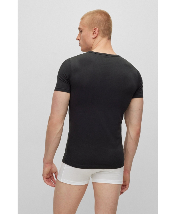 BOSS 2pak T-shirts med V-hals i sort til herre. billede 5